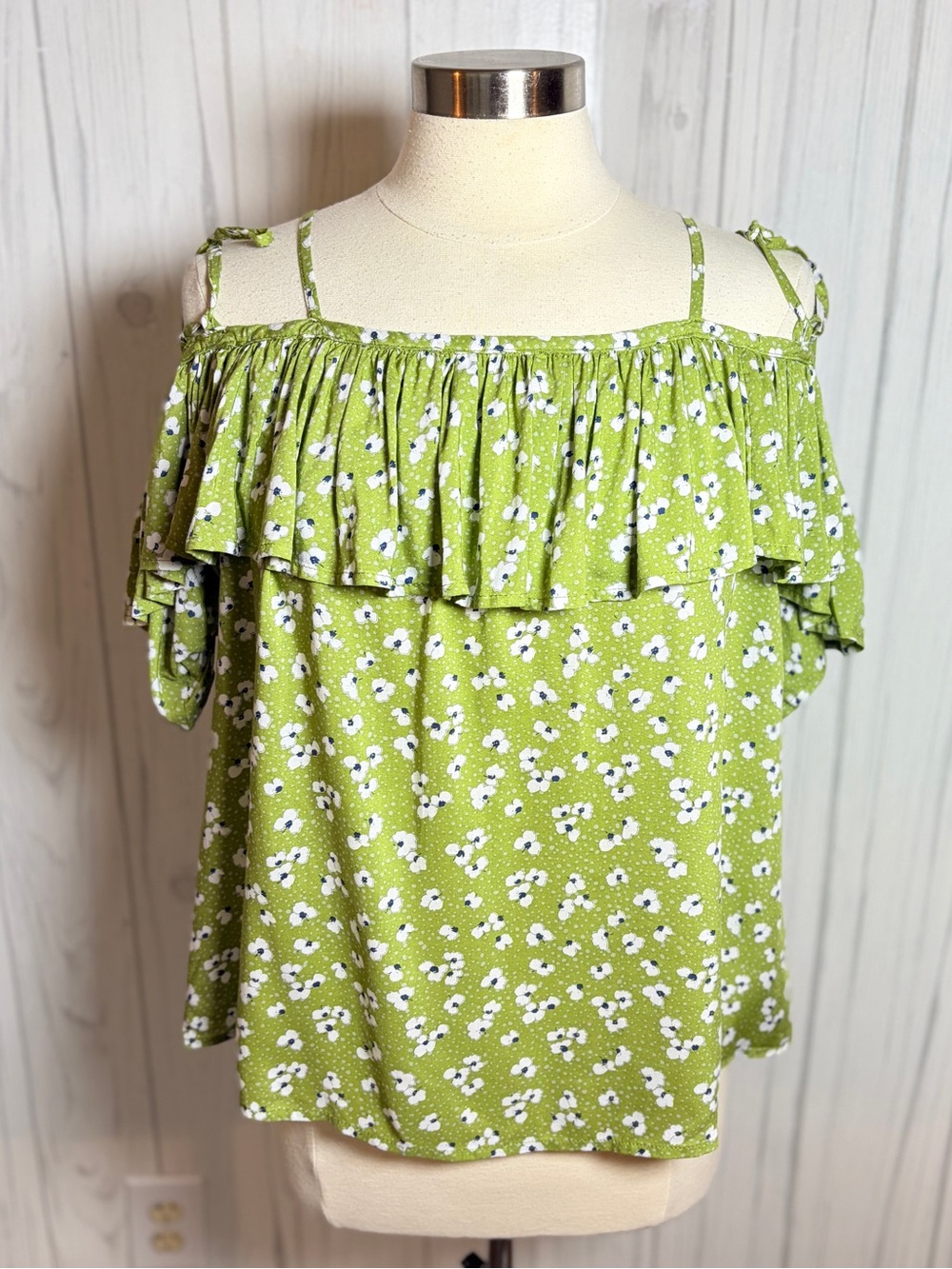 EASEL NWT Floral Ruffled Short-Sleeve Strappy Shoulder Top, Medium